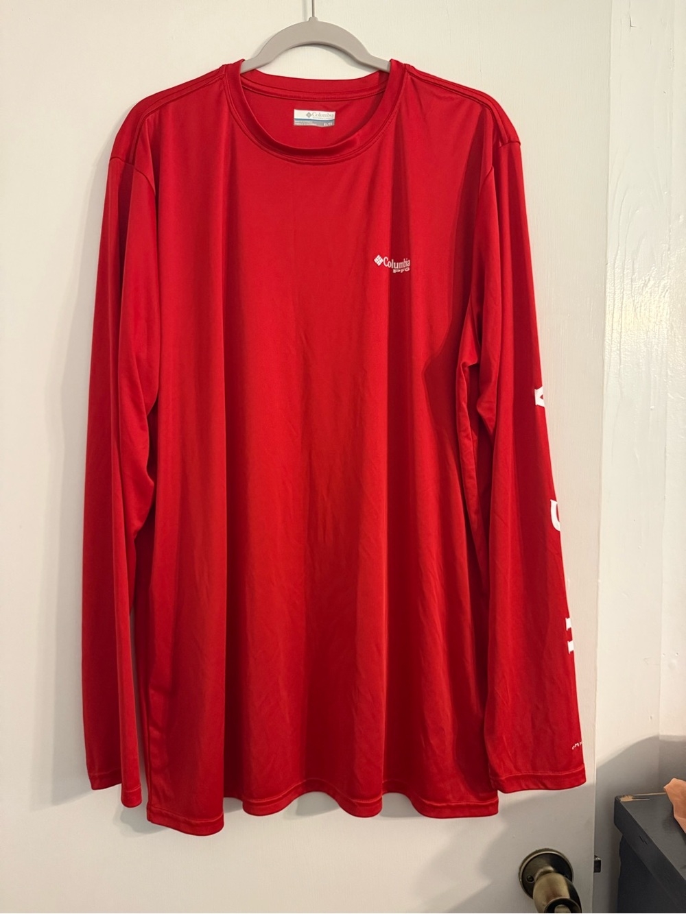 Columbia Men’s Red Long-Sleeve Performance Tee